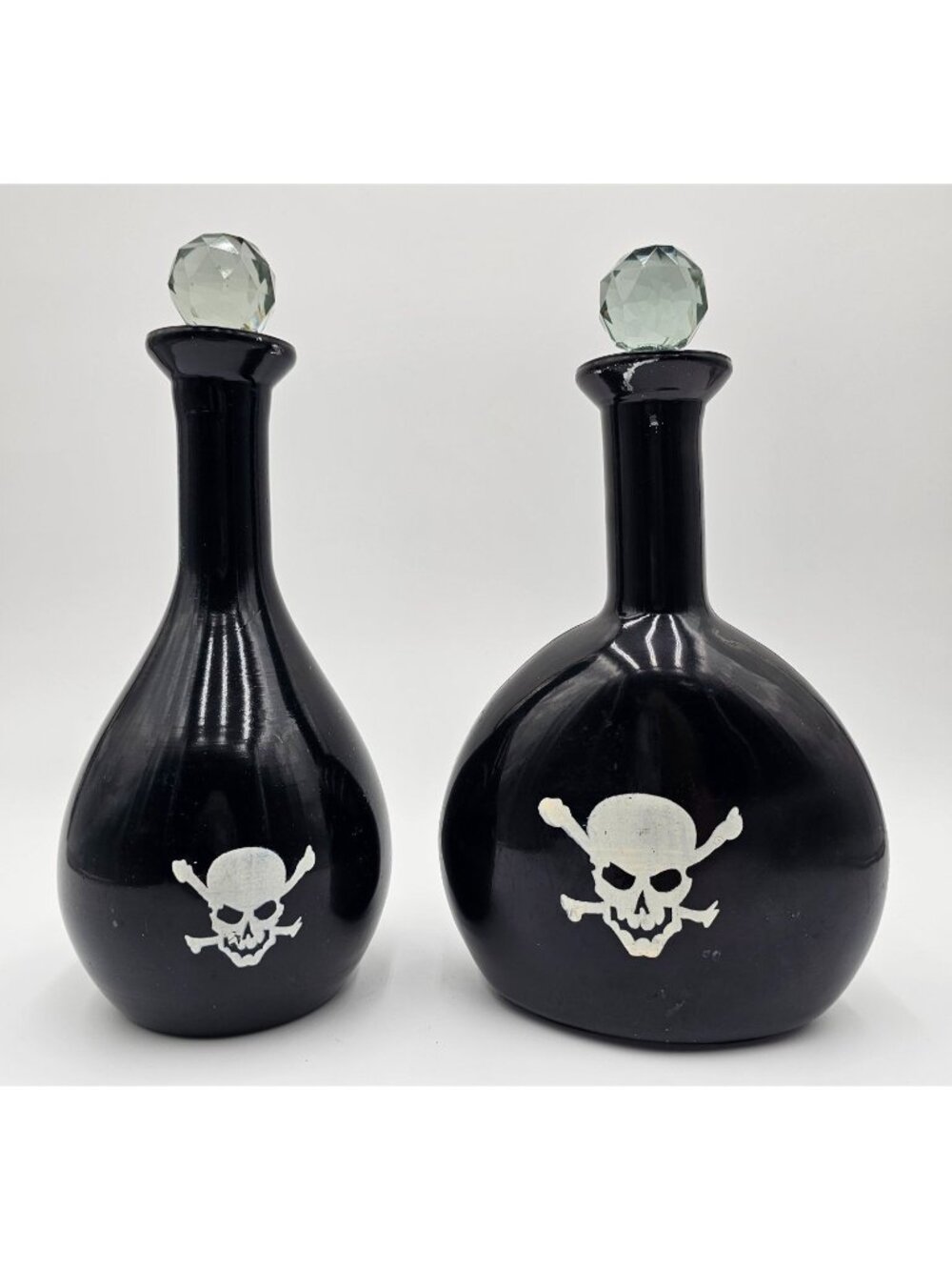 Black Glass Skull & Crossbones Bottles 2 W/Faceted Stoppers Halloween Decor